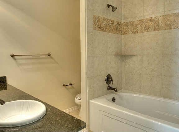3rd image of 3108 Fairdale Oaks E