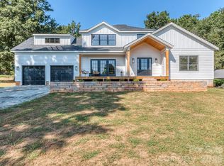 4899 Moonlite Bay Dr, Sherrills Ford, NC 28673