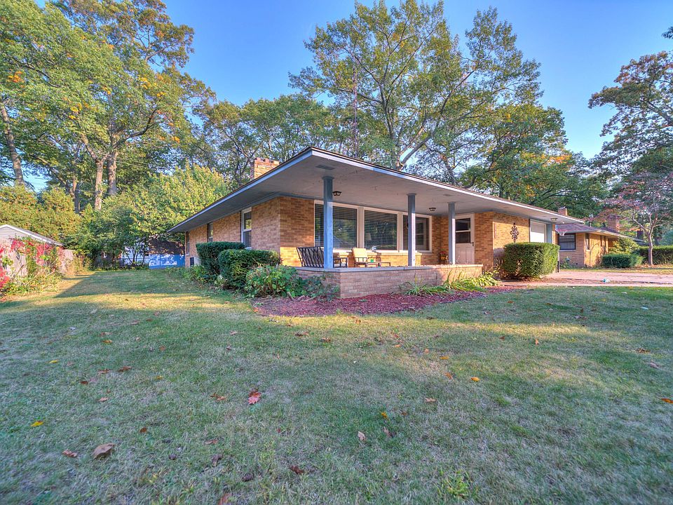 1st image of 4042 Loomis Dr