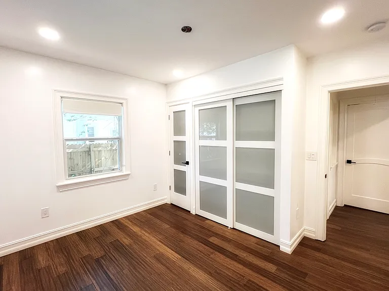 974 Pinelli St — Photo 30