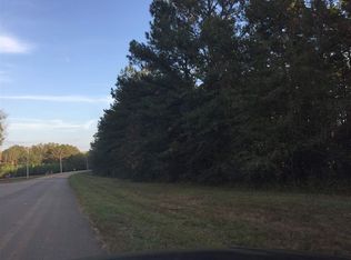 6 Country Club Rd, Forest, MS 39074