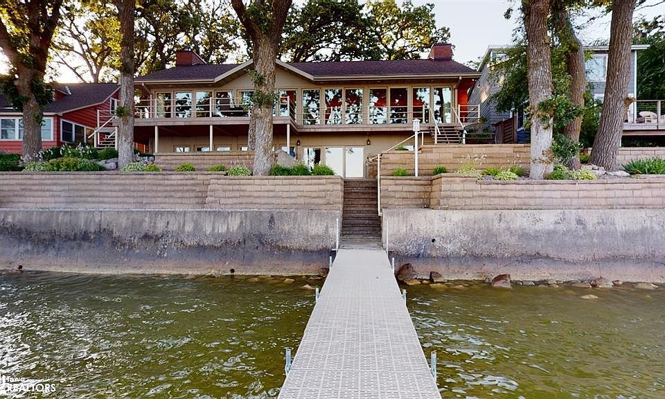 1523 N Shore Dr, Clear Lake, IA 50428 Zillow