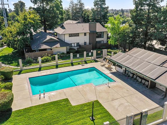 4th image of 1707 Mahogany Way #49
