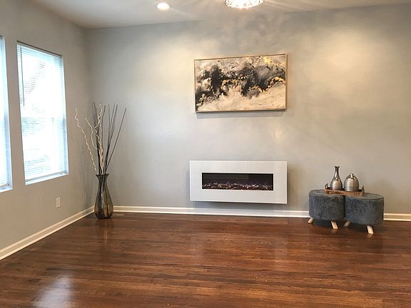 2nd image of 844 N Leamington Ave