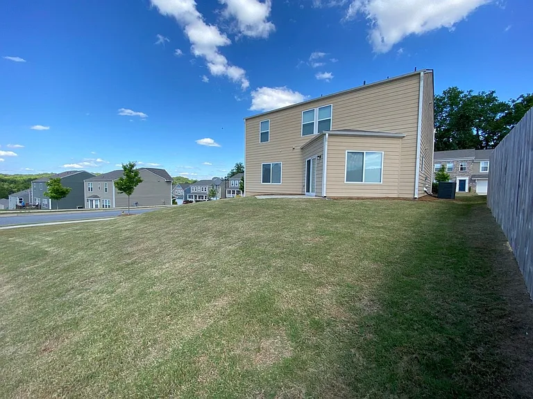 1490 Avalon Creek Rd — Photo 11