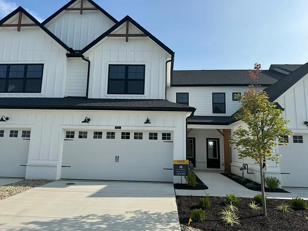 3 bed, 2.5 bath, 1778 sqft, $2,395 — Photo 1