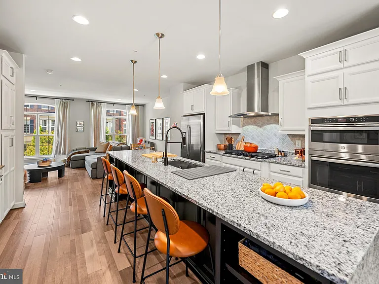 605 Skiff Way — Photo 3