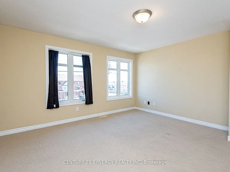 2228 Tenth Line Rd — Photo 32