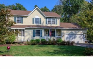 9045 Oakstone Trl, Chardon, OH 44024