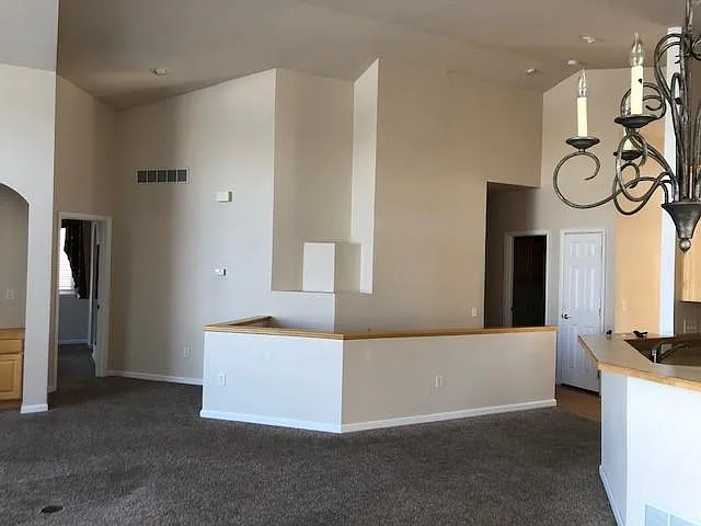 1922 Hillside Pl — Photo 7