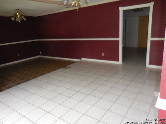 2nd image of 1110 CANYON BLUFF