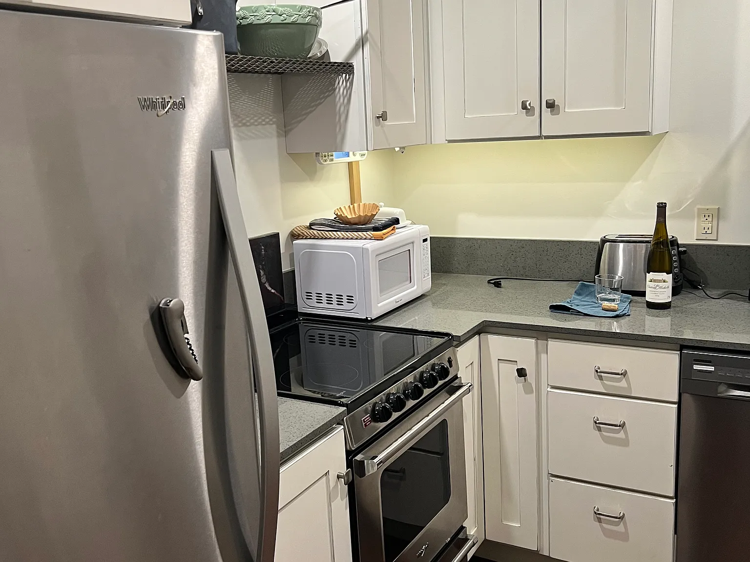 Studio, 1750 sqft, $1,700 — Photo 4
