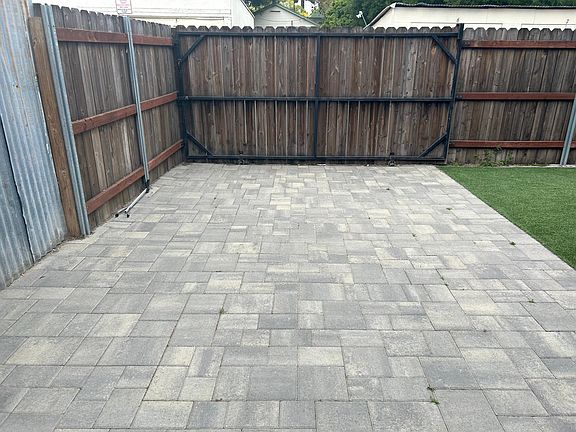 3rd image of 1511 Dutton Ave #B