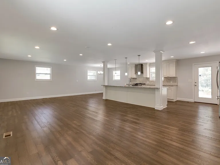 3102 Edgewater Dr — Photo 7