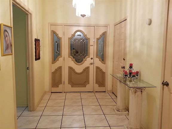 2nd image of 3908 Calle Tuxpan
