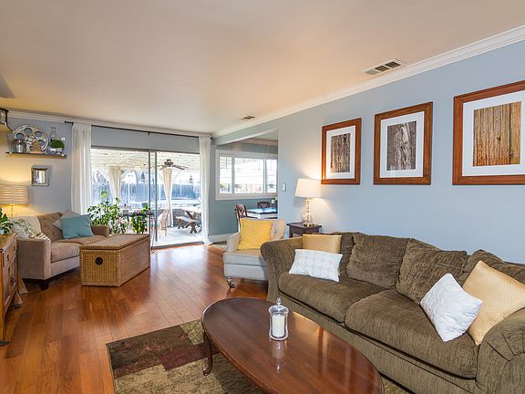 3rd image of 17627 Fonthill Ave