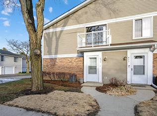 455 Kennedy Pl, Vernon Hills, IL 60061