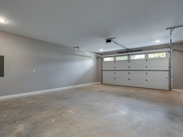 217 Kenneth St — Photo 46