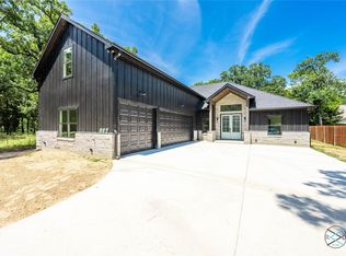 114 Castlewood Rd, Enchanted Oaks, TX 75156