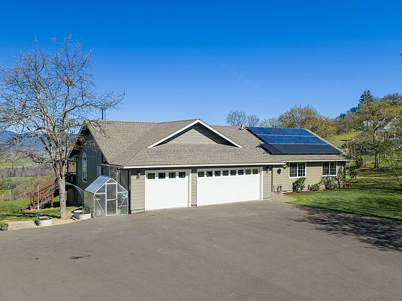 4th image of 200 Mount Castle Dr