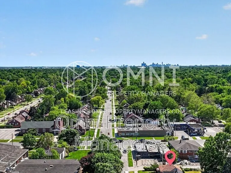 11529 Roxbury St — Photo 4