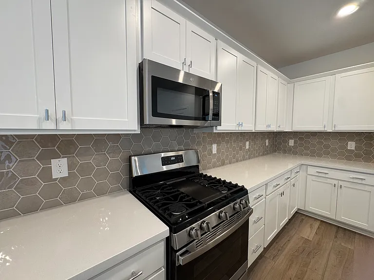 8143 Champart Cir — Photo 12