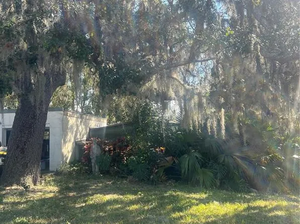 693 Chestnut St, Clermont, FL 34711