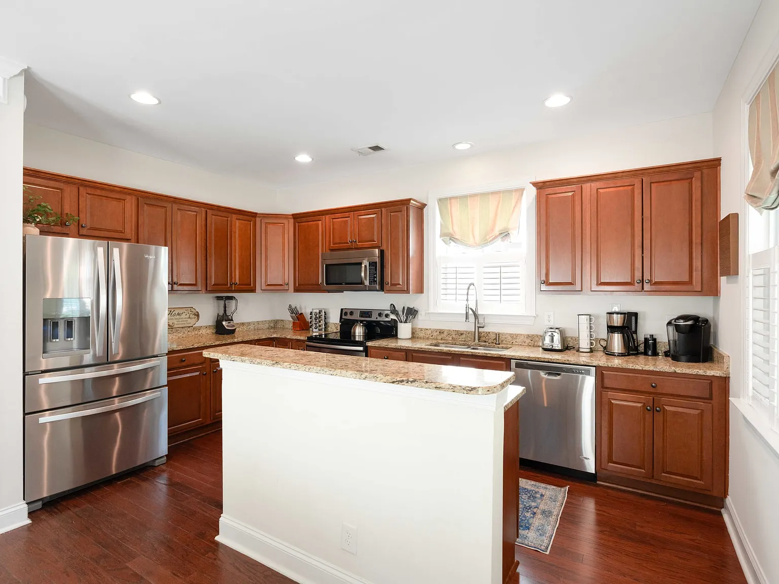 3 bed, $4,500 — Photo 3