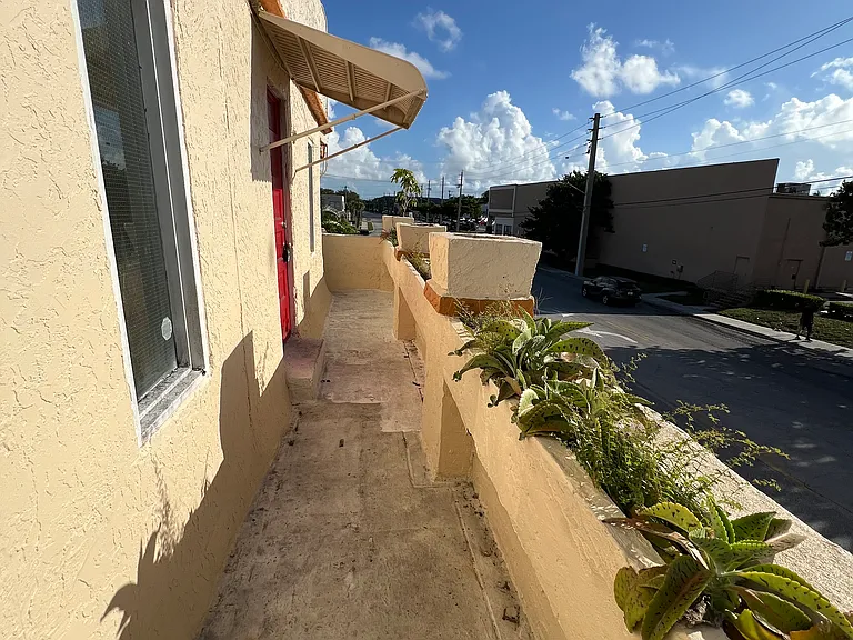 balcony