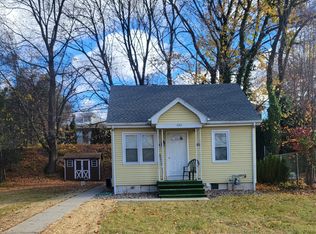 351 N Centre Ave, Leesport, PA 19533