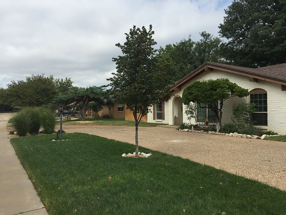 2nd image of 3507 Carlton Dr