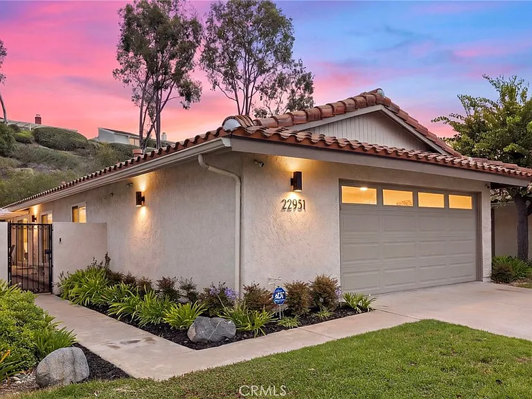 22951 Via Miramar — Photo 1