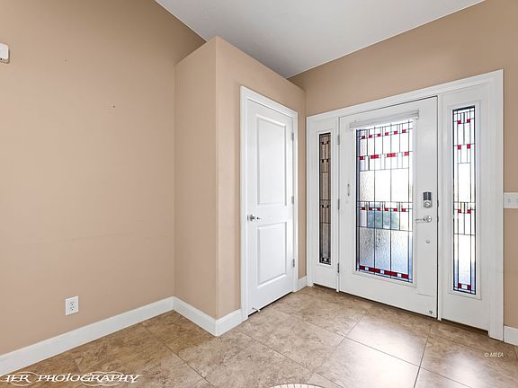 5th image of 260 San Marcos Way