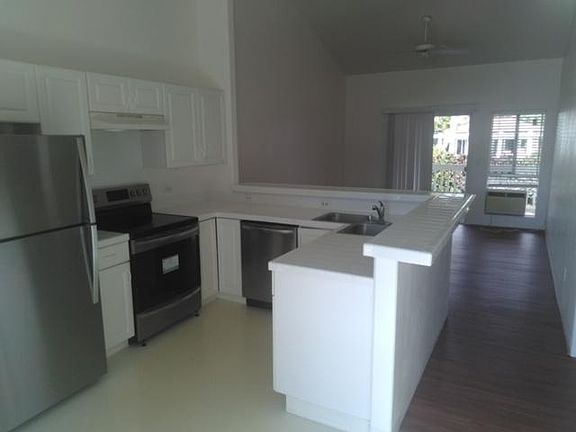 3rd image of 75-6081 Alii Dr Unit Cc 202