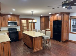 (Undisclosed Address), Hampton Bays, NY 11946