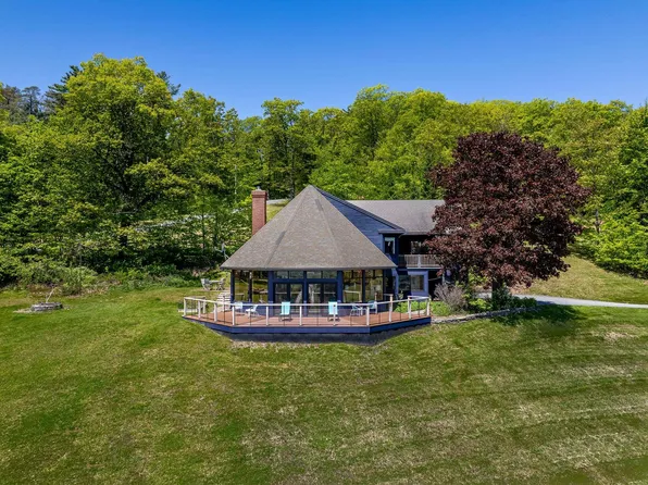 122 Coachman's Way, Hartford, VT 05001