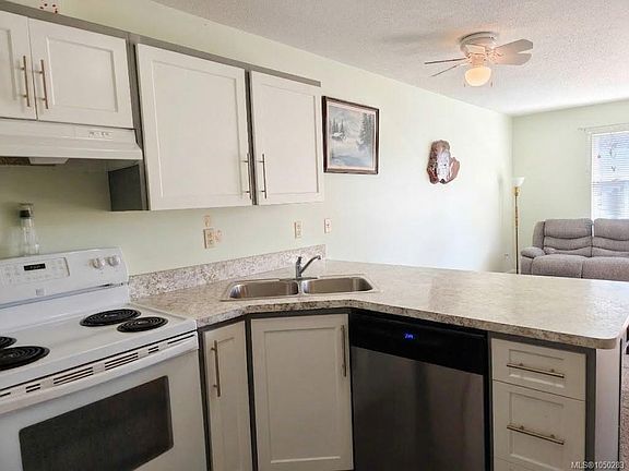 4th image of 3215 Cowichan Lake Rd #321