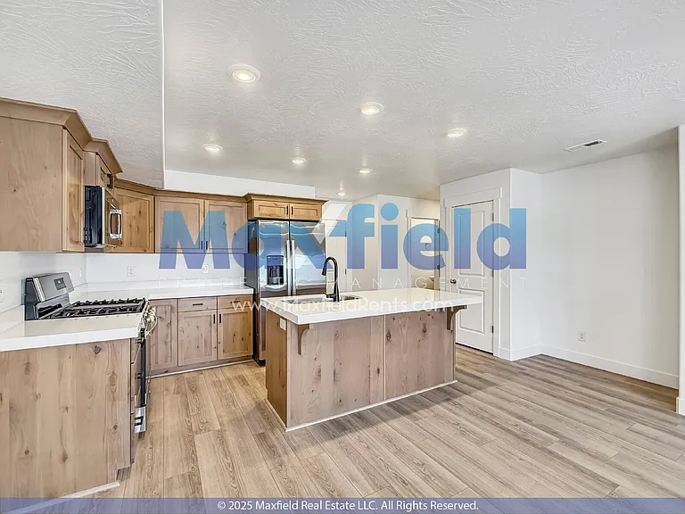 1376 Meadow Ln — Photo 10