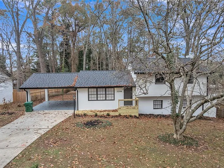3296 Columbia Woods Dr — Photo 2