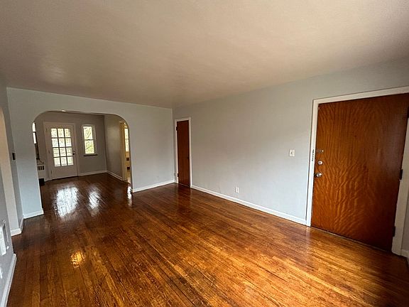 4th image of 3521 Hazelwood Ave APT 2