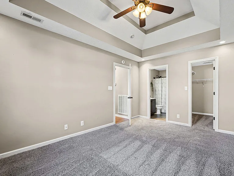 1304 Freedom Dr — Photo 16