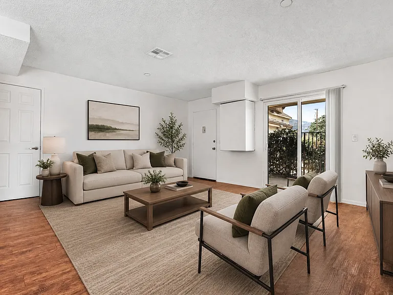 Monrovia Villas Apartments — Photo 12