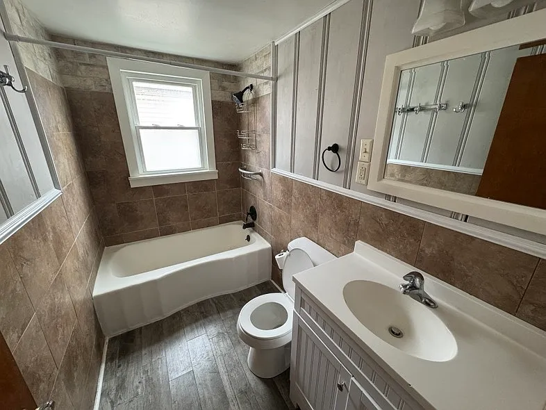 2 bed, 888 sqft, $1,400 — Photo 4