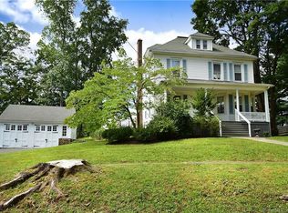 73 Golf St, Newington, CT 06111
