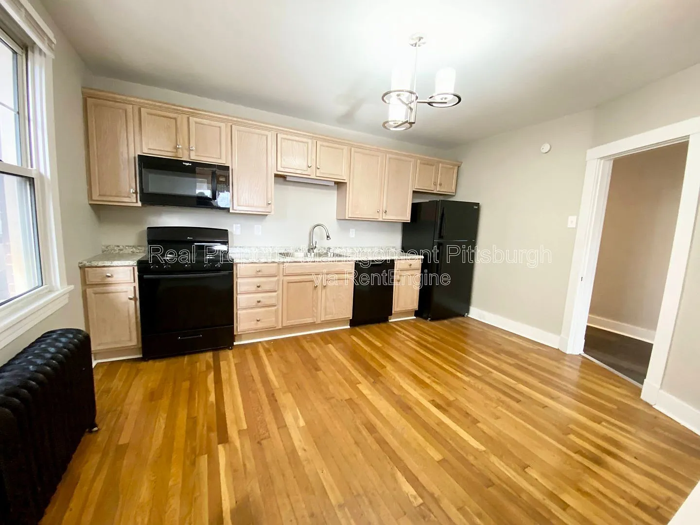 3 bed, 1.0 bath, $1,595 — Photo 3