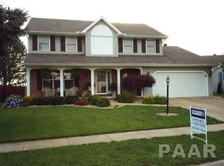237 White Clover Dr, Chillicothe, IL 61523