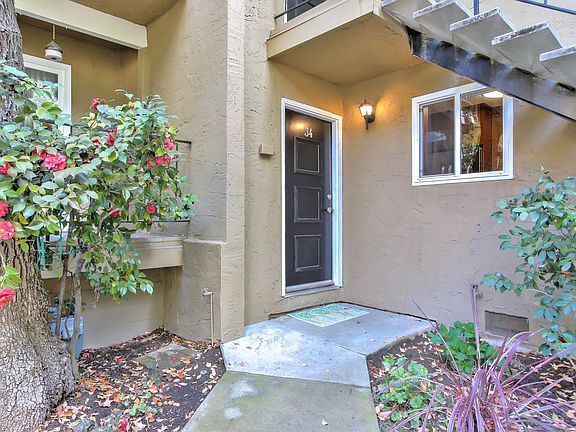 2nd image of 420 Alberto Way Unit 34