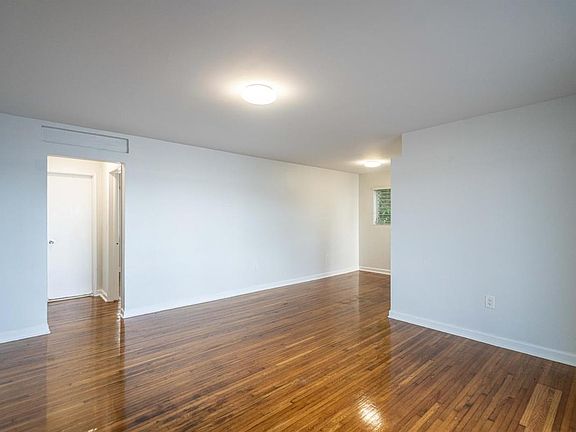 4th image of 7931 East Dr Unit 406-7931-4