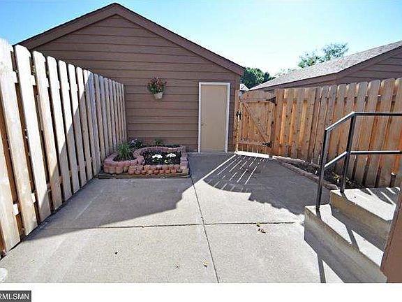 4th image of 2455 Crestwood Dr #1