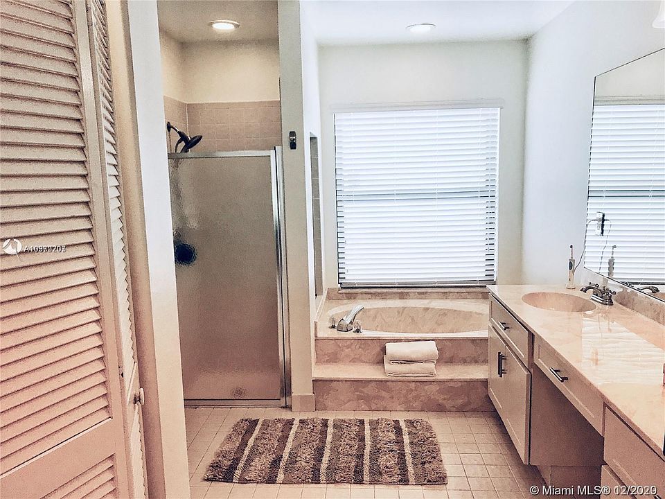2nd image of 1608 Newport Ln #1608
